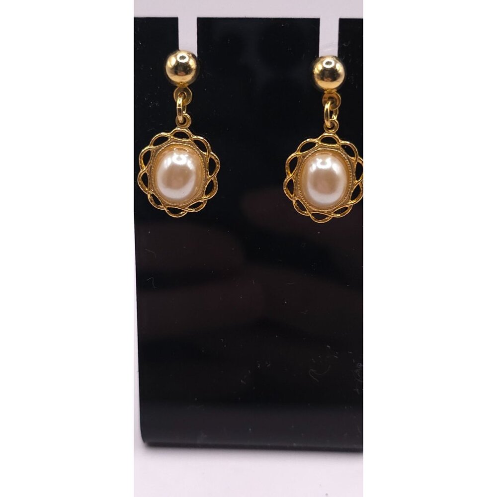 Vintage Gold Tone Pearl Filigree Dangle Earrings Elegant Feminine Jewelry - Picture 3 of 5